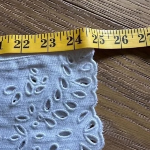 7 For All Mankind Emea Eyelet Hem Ankle Jeans White Shell Size 24 - Picture 11 of 11